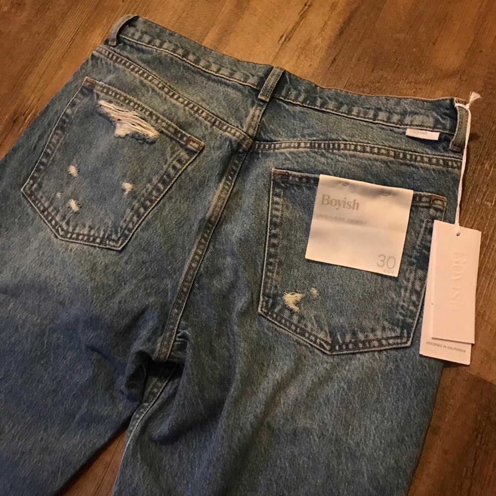 Light Wash Distressed High Waisted Cropped Jeans